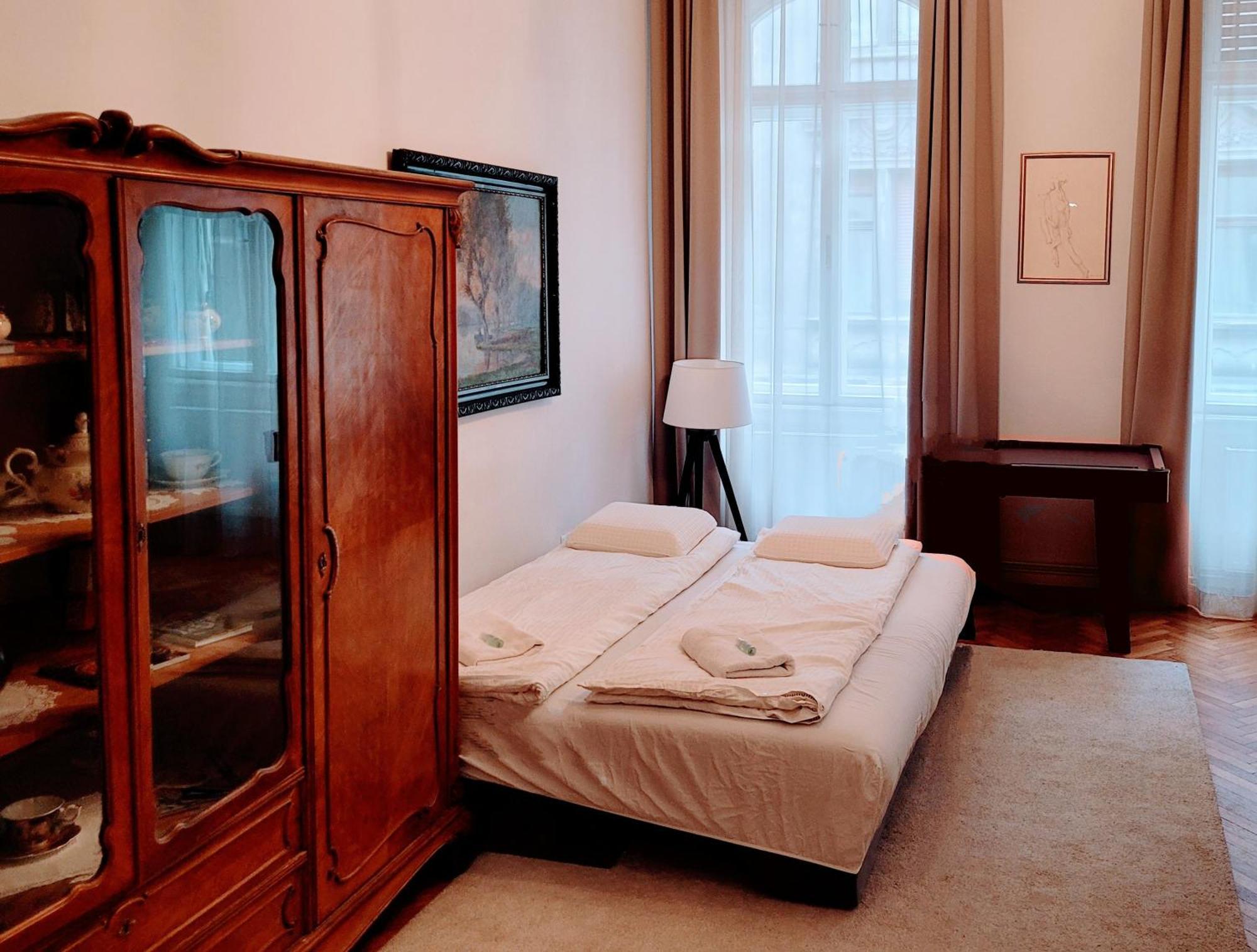 Christoph'S Central Apartment Budapest Luaran gambar