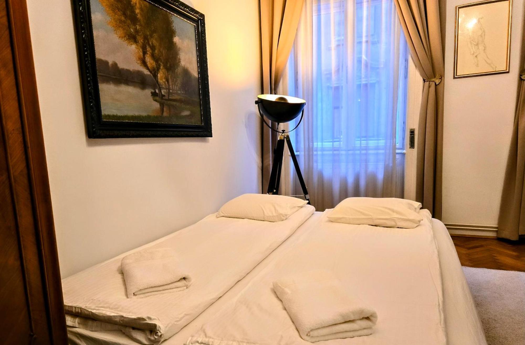 Christoph'S Central Apartment Budapest Luaran gambar