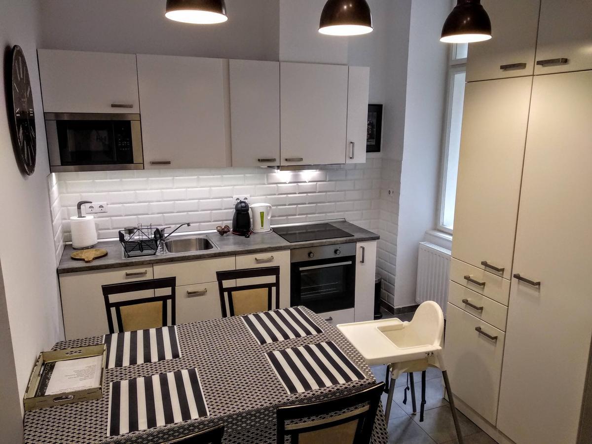 Christoph'S Central Apartment Budapest Luaran gambar
